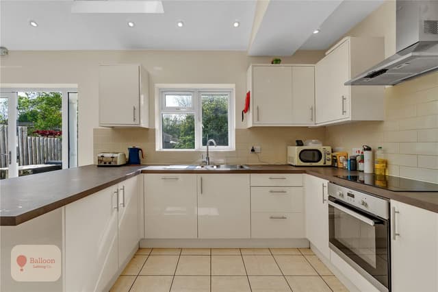 Room 1, Frome Valley Road - Image 8