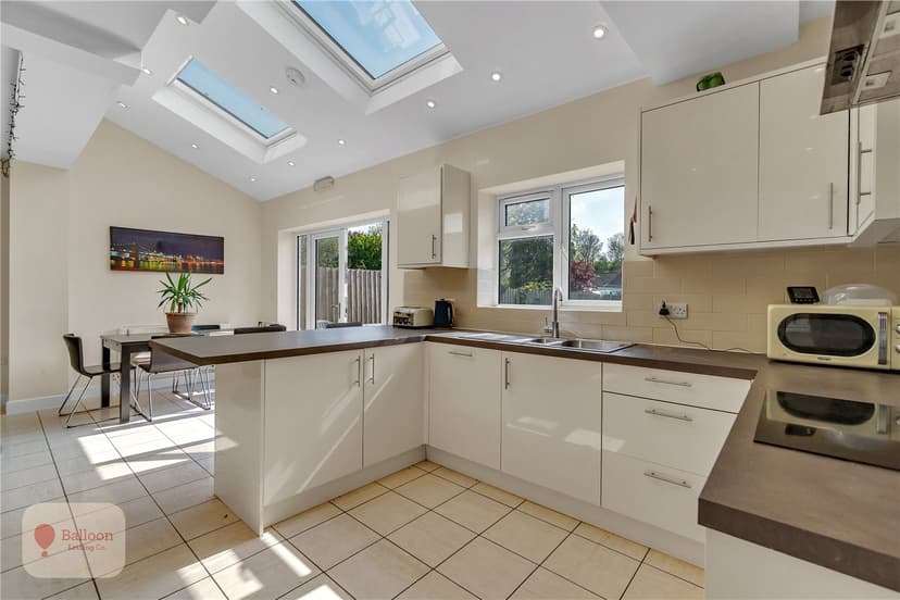Room 1, Frome Valley Road - Image 7