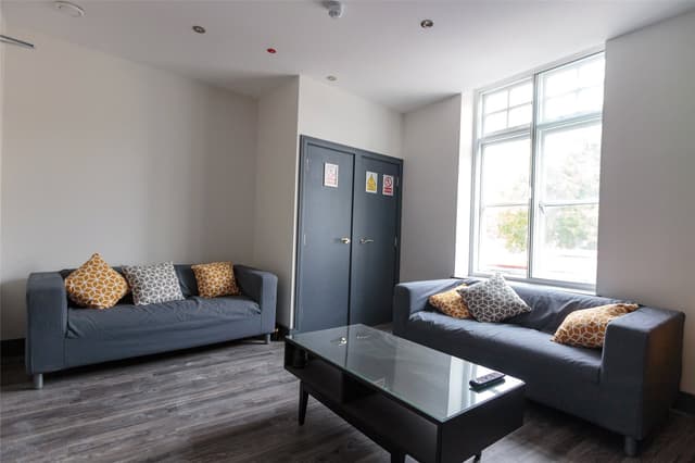 Flat 1, Broad Quay - Image 3