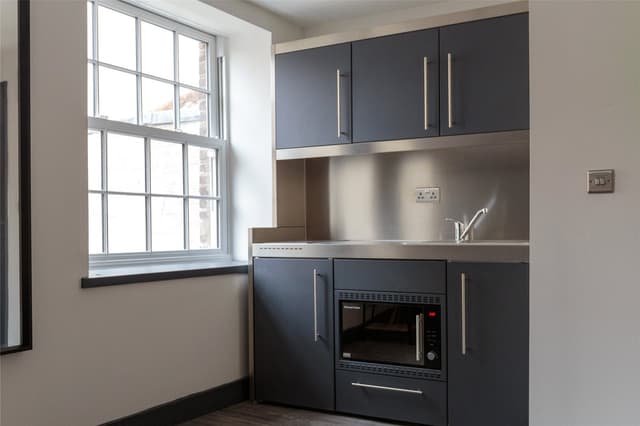 Flat 1, Broad Quay - Image 2