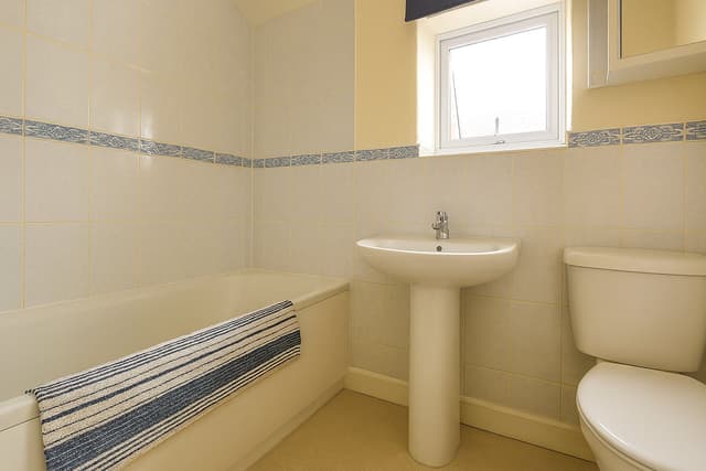 18, Highbury Road - Image 9