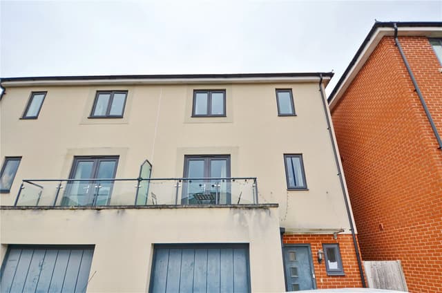12, Slade Baker Way - Image 16