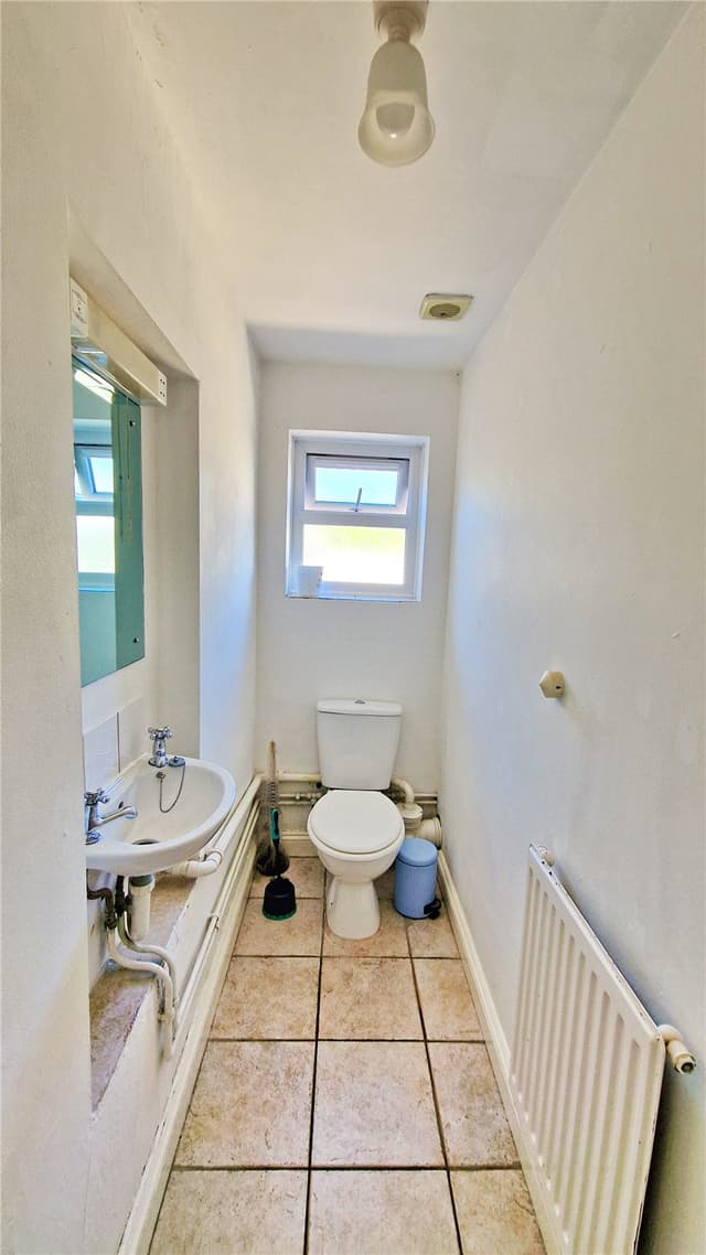 28, Springfield Avenue - Image 4