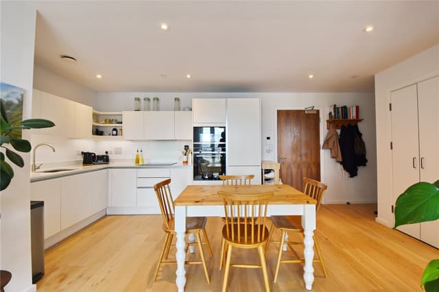 Flat 75, The Dials, Runway Avenue - Image 14