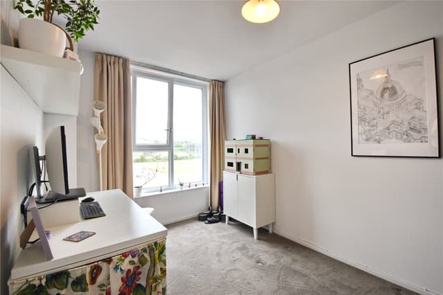Flat 75, The Dials, Runway Avenue - Image 9