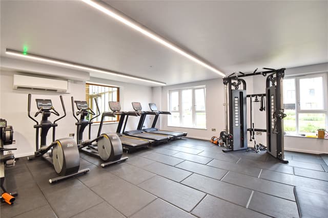 Flat 75, The Dials, Runway Avenue - Image 5