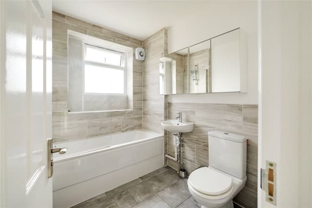 Room 2, Monks Park Avenue - Image 10