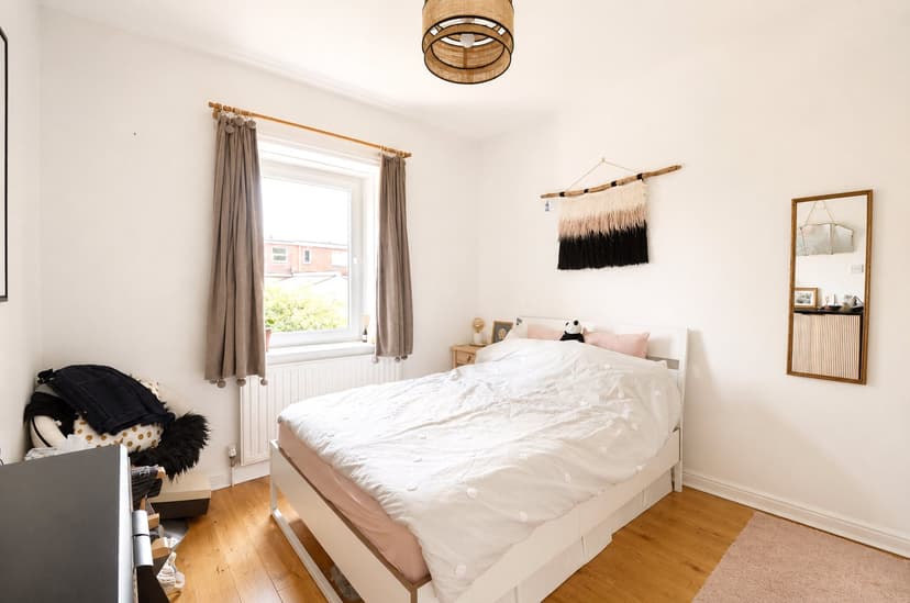 First Foor Flat, Belmont Road - Image 2