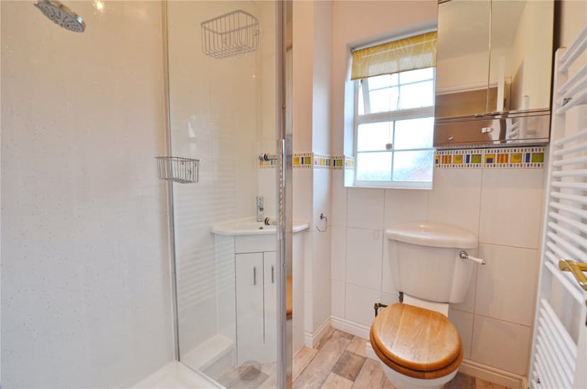 Room 6, Lutyens Close - Image 9