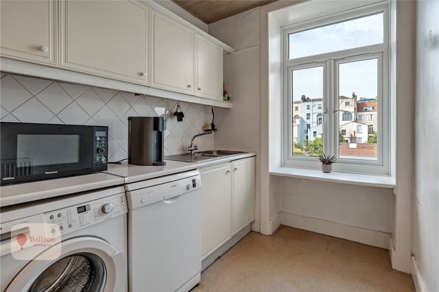 SFF, Royal York Crescent - Image 15
