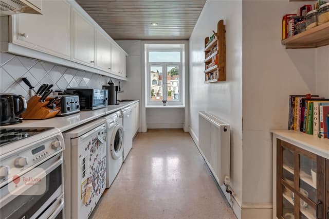 SFF, Royal York Crescent - Image 14