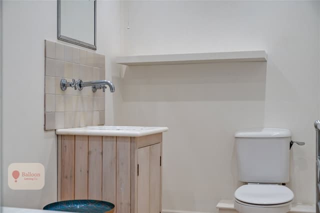 SFF, Royal York Crescent - Image 13