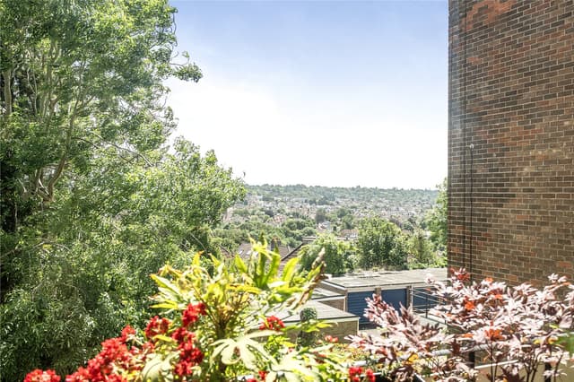 4 Maple Court, Westover Gardens - Image 5