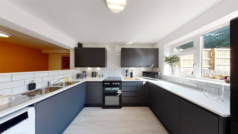 Room 6, Wedgwood Road - Image 5