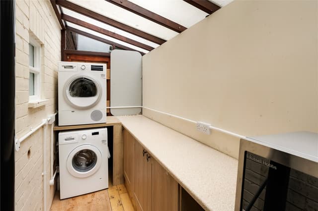 116, Monks Park Avenue - Image 11