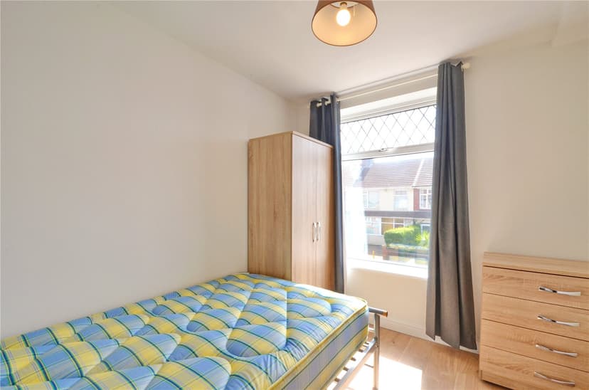 4, Seventh Avenue - Image 7