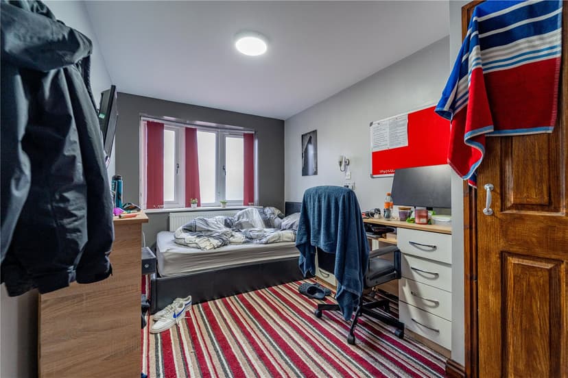 Room 1, Ground Floor Front, Heeley Road - Image 25