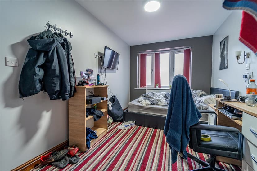 Room 1, Ground Floor Front, Heeley Road - Image 24