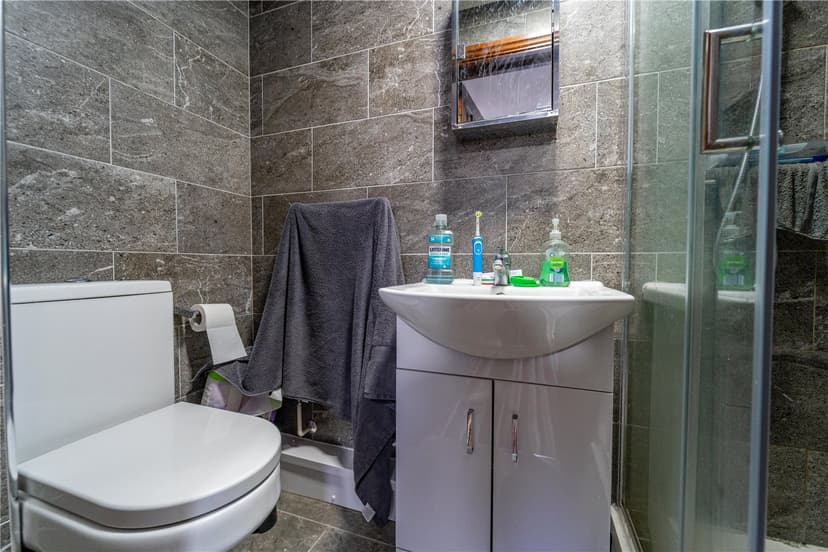 Room 1, Ground Floor Front, Heeley Road - Image 22