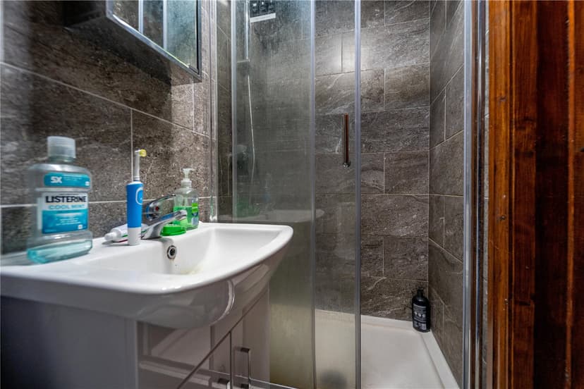 Room 1, Ground Floor Front, Heeley Road - Image 20