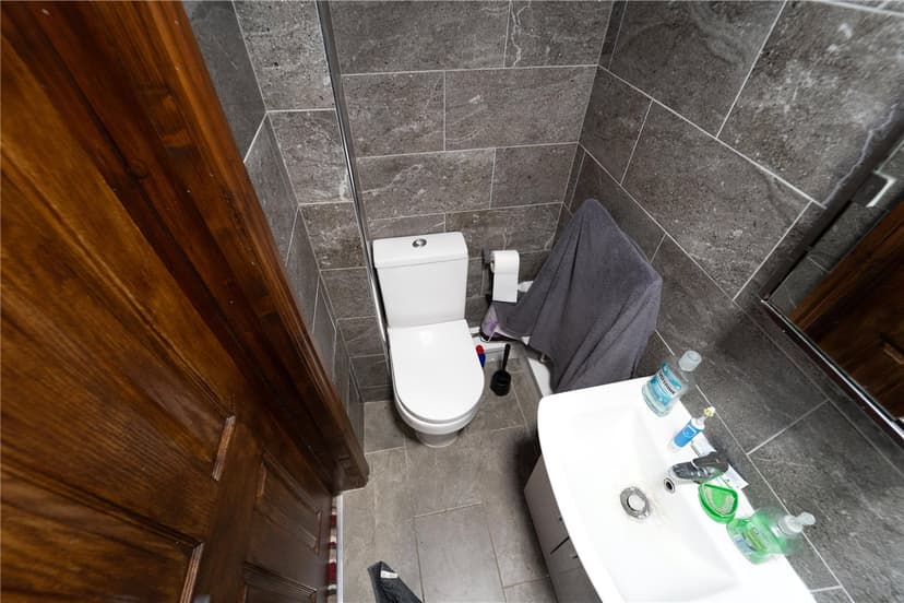 Room 1, Ground Floor Front, Heeley Road - Image 17