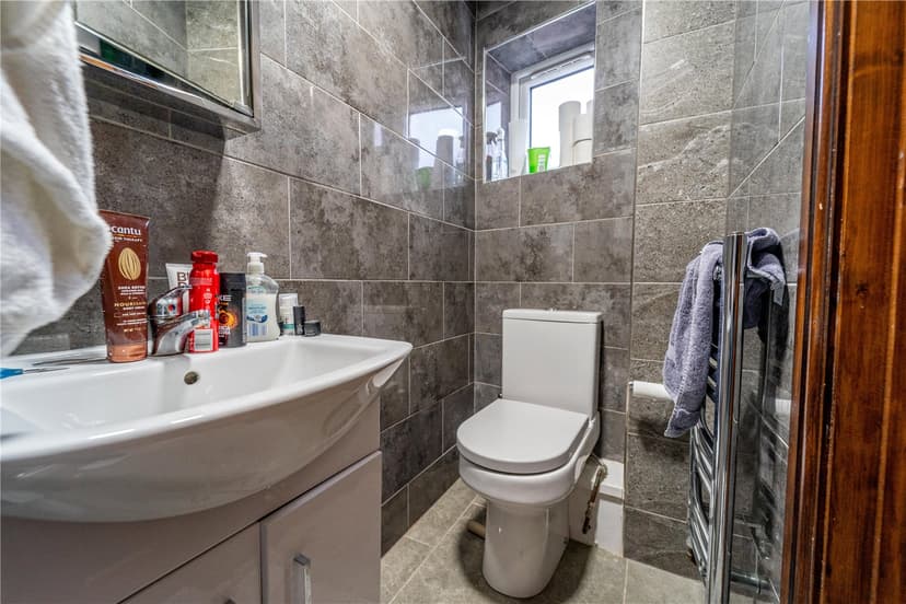 Room 1, Ground Floor Front, Heeley Road - Image 9