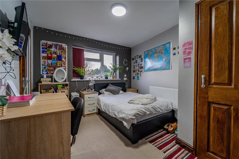 Room 1, Ground Floor Front, Heeley Road - Image 8