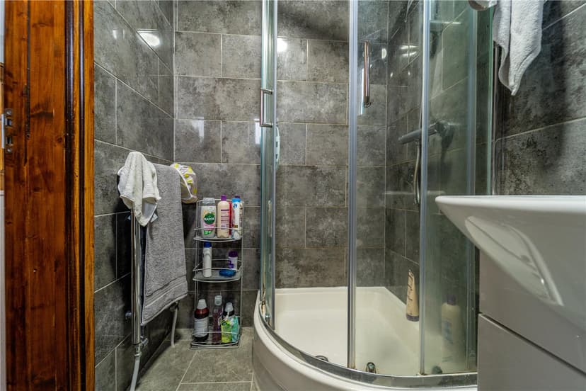 Room 1, Ground Floor Front, Heeley Road - Image 3