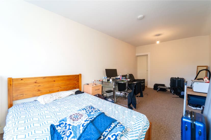 Studio 1, Oakfield Road - Image 1