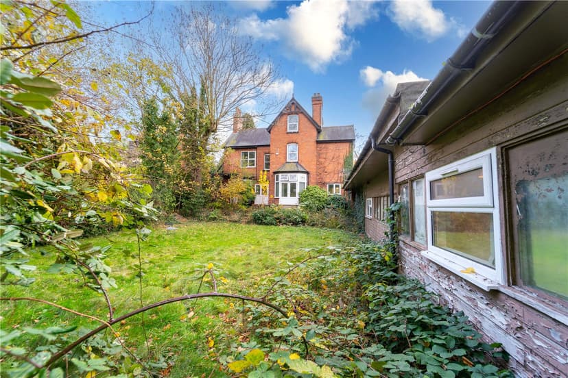 Studio 4, Oakfield Road - Image 2