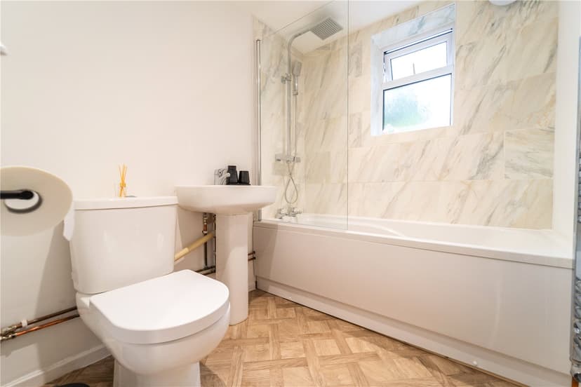 29, Raddlebarn Farm Drive - Image 5