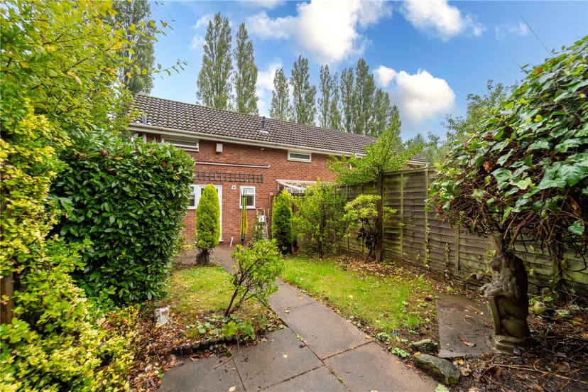 29, Raddlebarn Farm Drive - Image 3