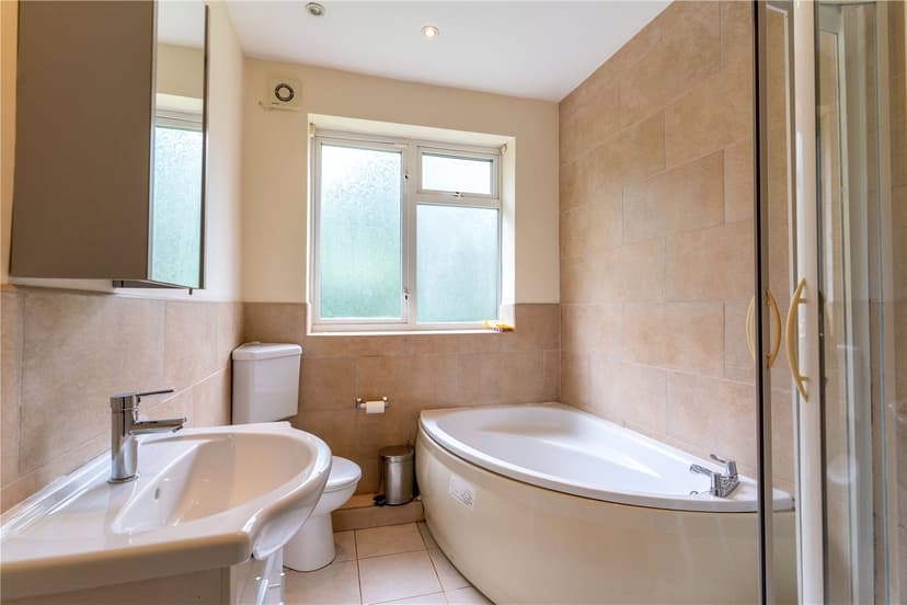 Flat 6, Bristol Court, Silvington Close - Image 11