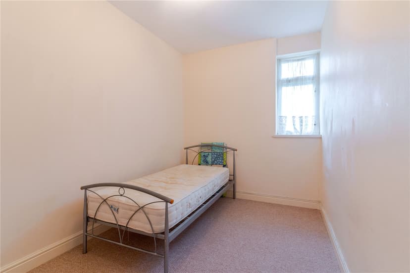 Flat 6, Bristol Court, Silvington Close - Image 7