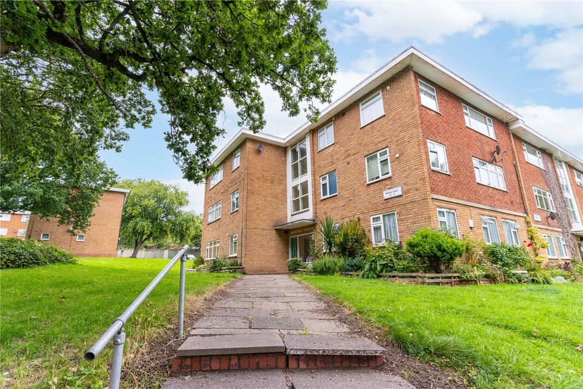 Flat 6, Bristol Court, Silvington Close - Image 1