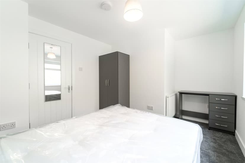 Flat 32, Roman Way - Image 9