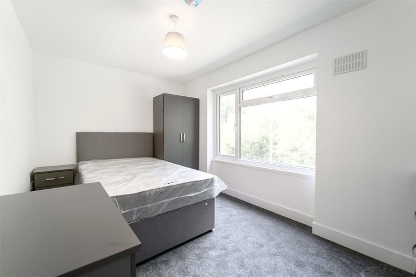 Flat 32, Roman Way - Image 5