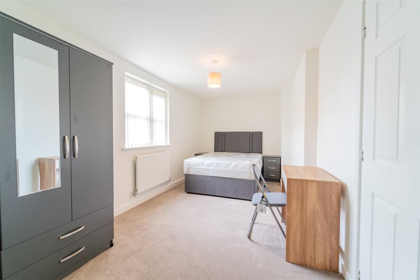 Apartment 4, Blenheim Court, Escelie Way - Image 4