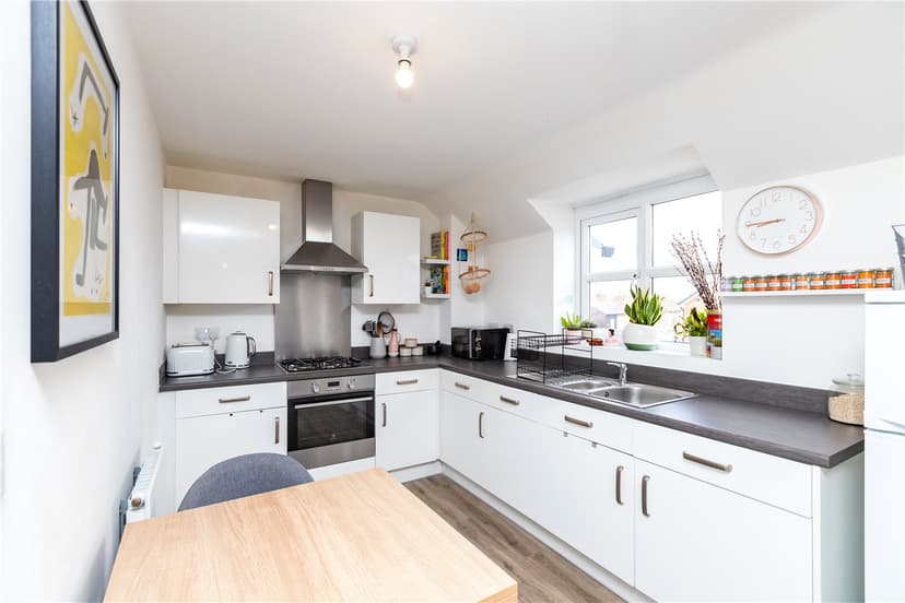 Apartment 11, Birnam Court, Escelie Way - Image 11