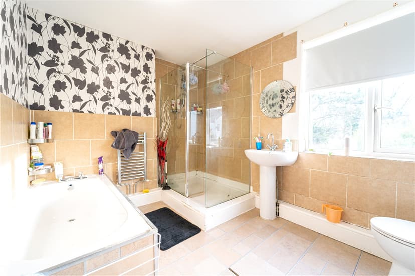 14, Pershore Avenue - Image 2