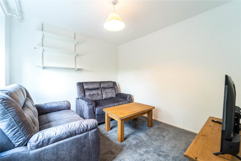 37, Leahurst Crescent - Image 2