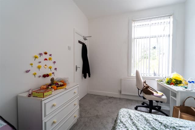 271, Warwards Lane - Image 15