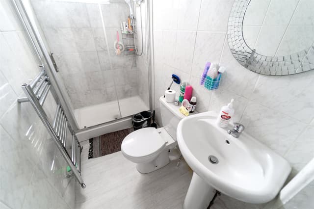 271, Warwards Lane - Image 12