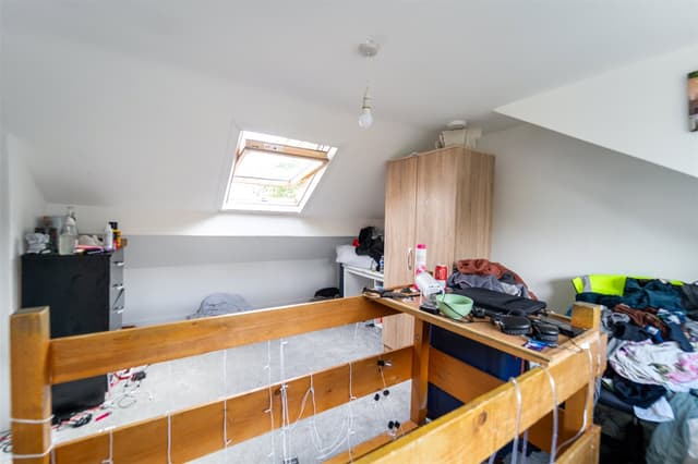 271, Warwards Lane - Image 10