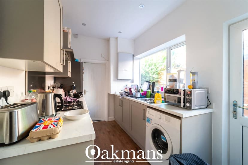 251, Warwards Lane - Image 17