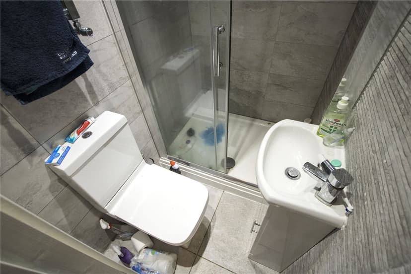 16, Florence Buildings, Hubert Road - Image 9