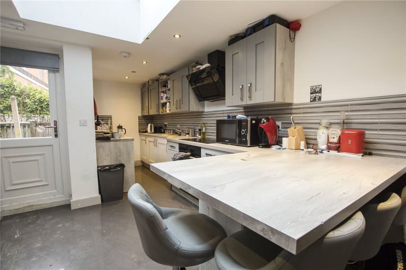 16, Florence Buildings, Hubert Road - Image 7