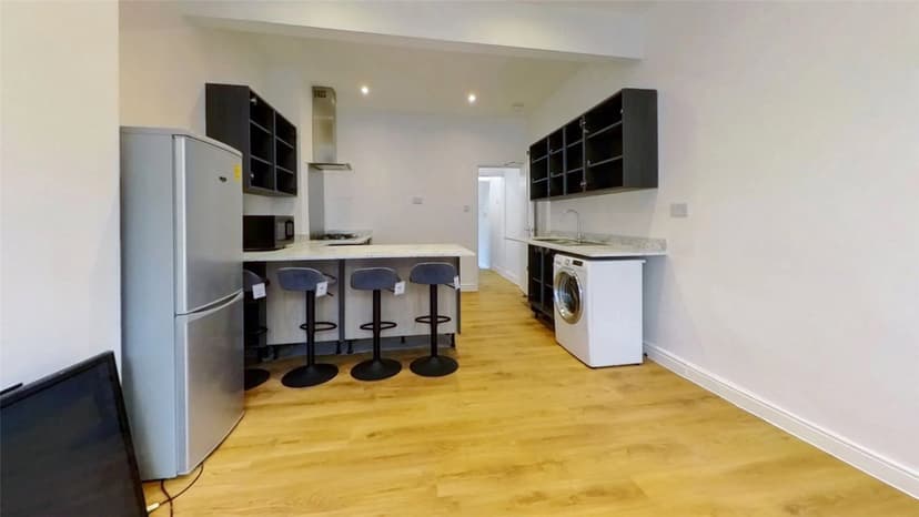 Hubert Road - Image 4