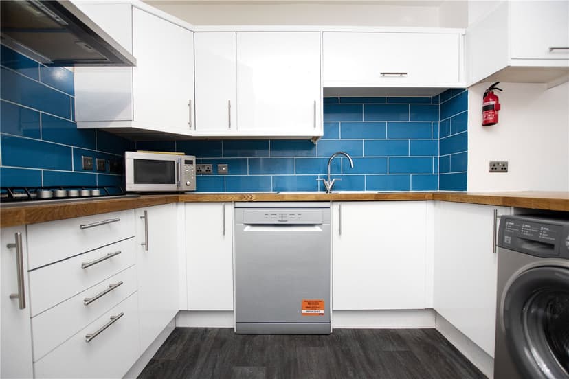 Dale Road - Image 14