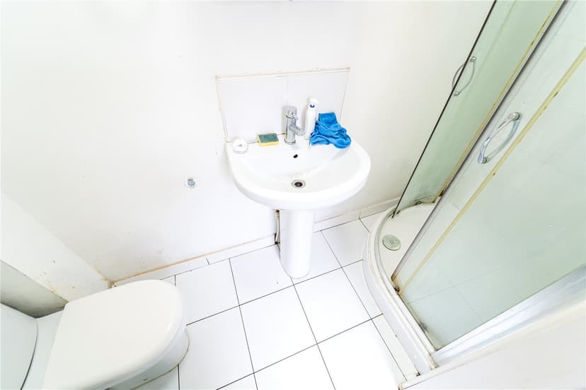 12, Luton Road - Image 5
